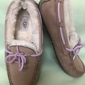 UGG Australia sz 6 DAKOTA Slipper Mocs